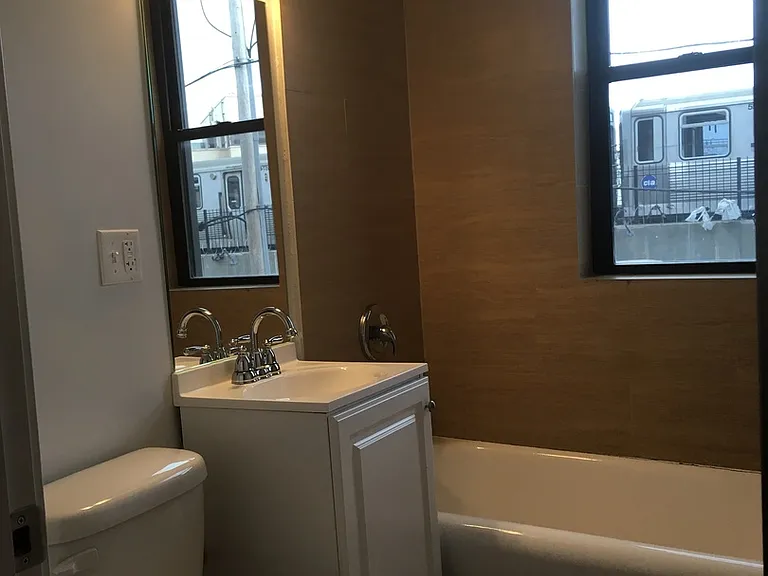 El Howard LLC — Photo 6