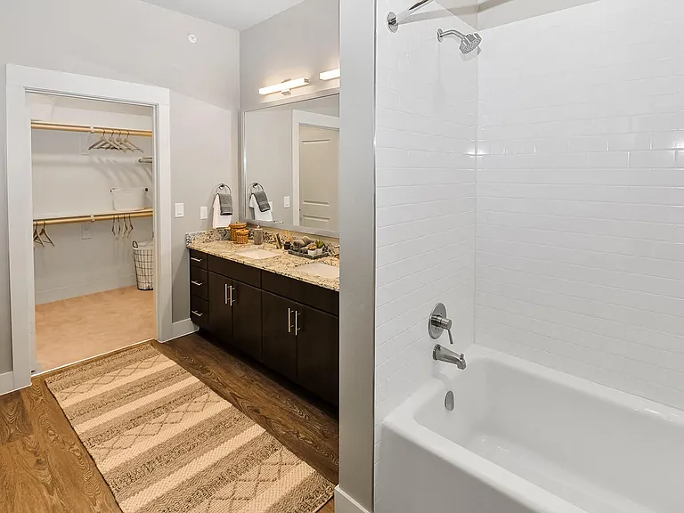 Opal Legacy Central — Photo 15