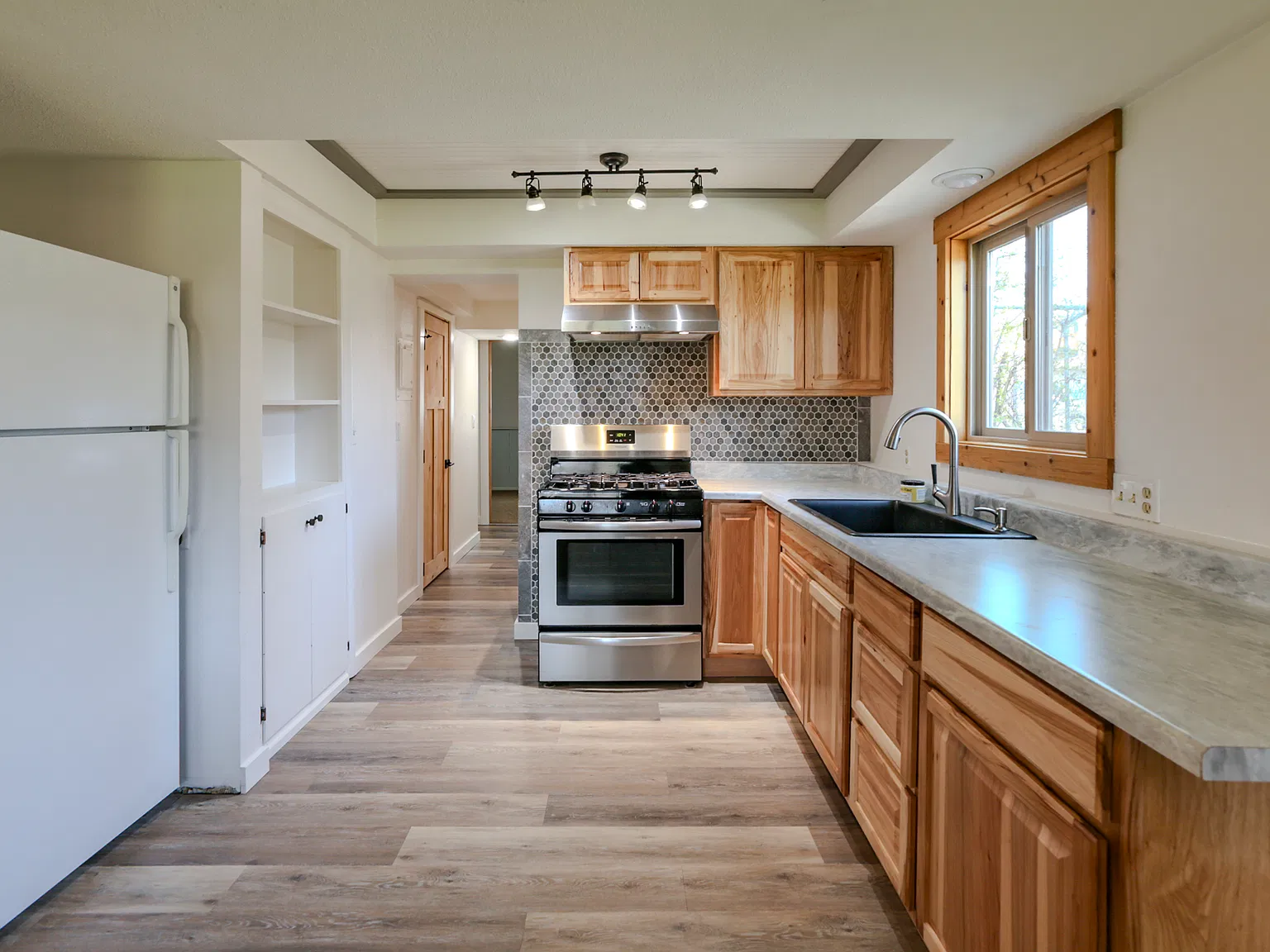 2 bed, $1,850 — Photo 4