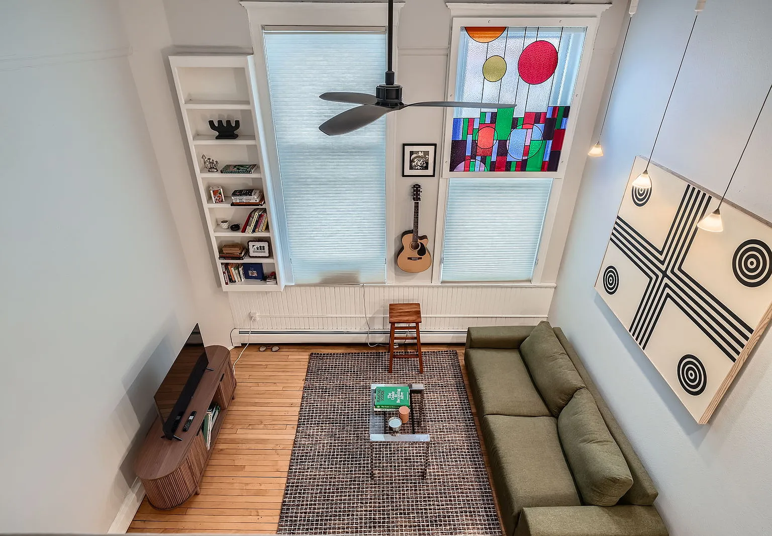 1 bed, 566 sqft, $2,400 — Photo 2