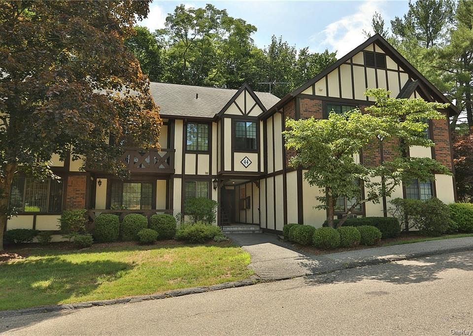 1st image of 44 Foxwood Dr APT 9
