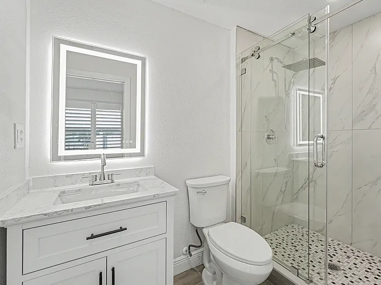 318 Bath St — Photo 25