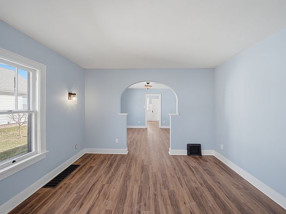 5th image of 507 W 12th St