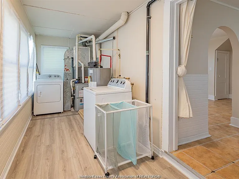 1630 Marentette Ave — Photo 16
