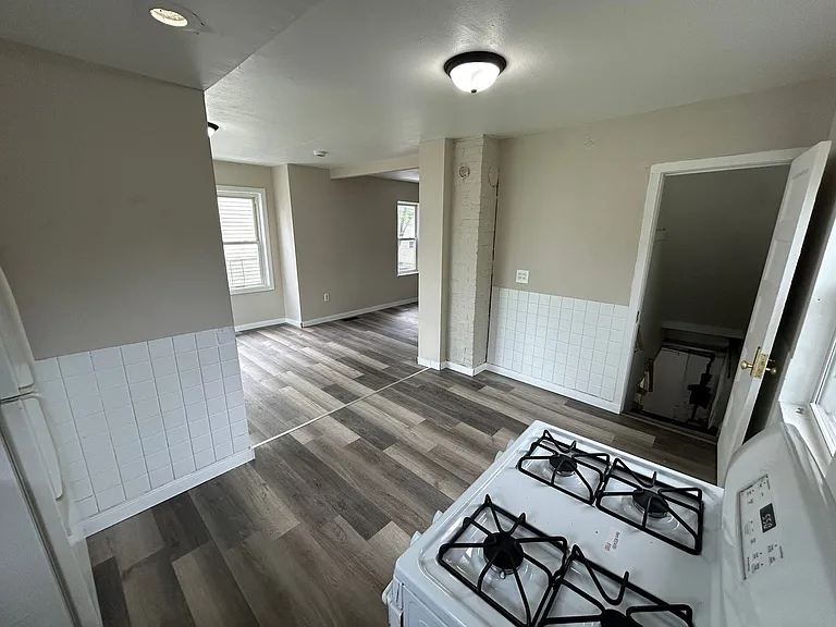109 Kent Ct — Photo 22