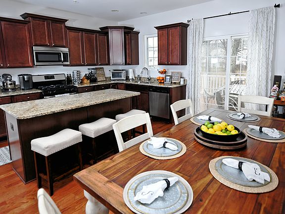 4th image of 7417 Willow View Ln