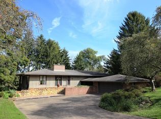 966 Sharon View Dr, Newark, OH 43055