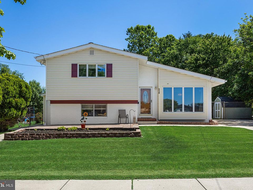 1st image of 318 Lansing Dr