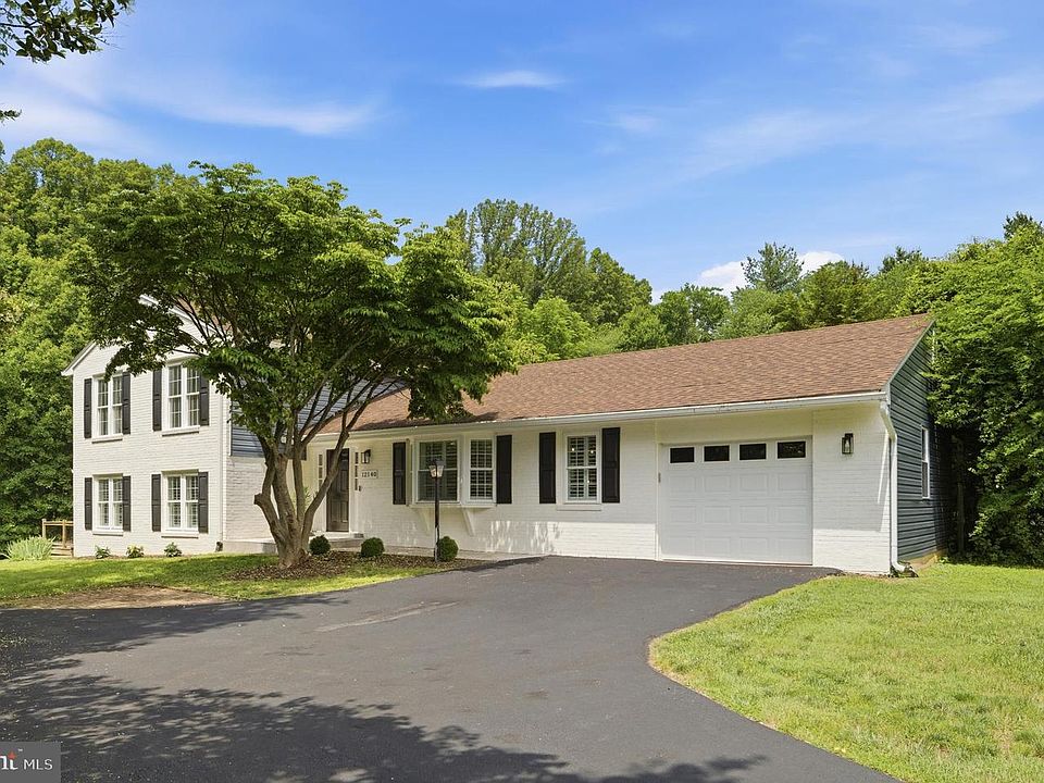 1st image of 12140 Folkstone Dr