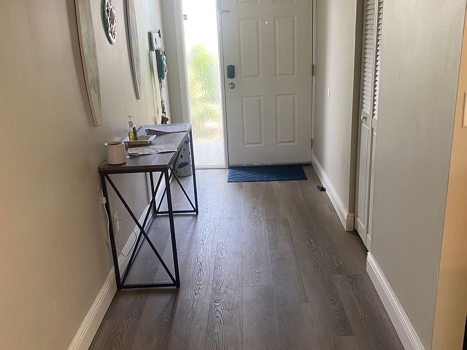 BEACH TIME __
2 bed2 bath fully furnished condo on main floor in two level building.