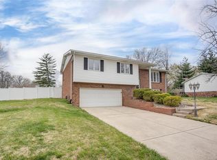 4804 Dadrian Ct, Godfrey, IL 62035