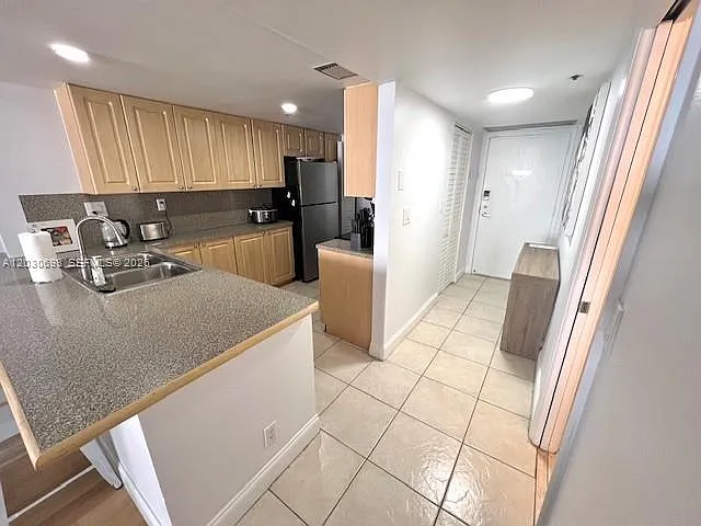 1717 N Bayshore Dr #A-1450 — Photo 11
