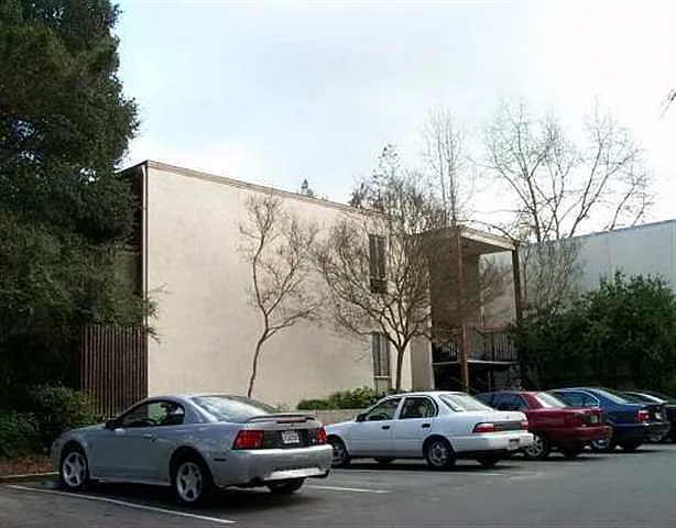 651-5 Moraga Rd photo 1