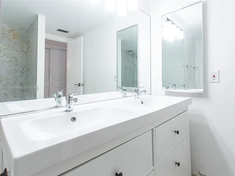1420 Brickell Bay Dr #1604 — Photo 11