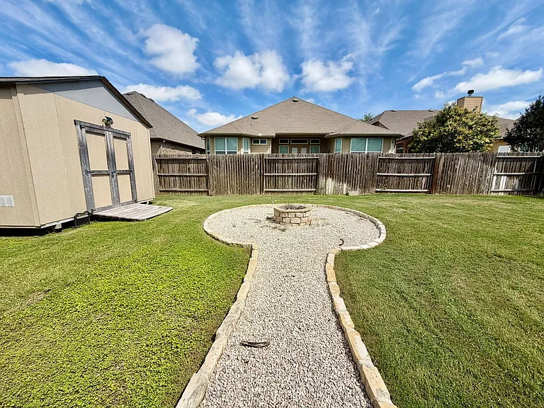 621 Cavan — Photo 30
