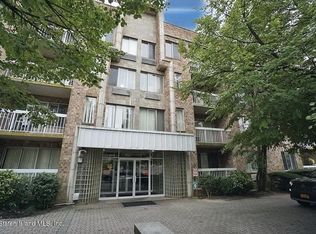 171 Wellington Ct APT 4B, Staten Island, NY 10314