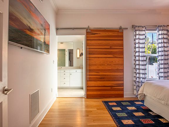 4th image of 525 Louisa St