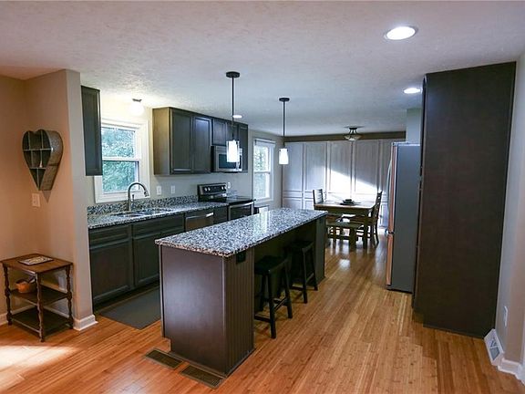 4th image of 5772 Argyle Dr