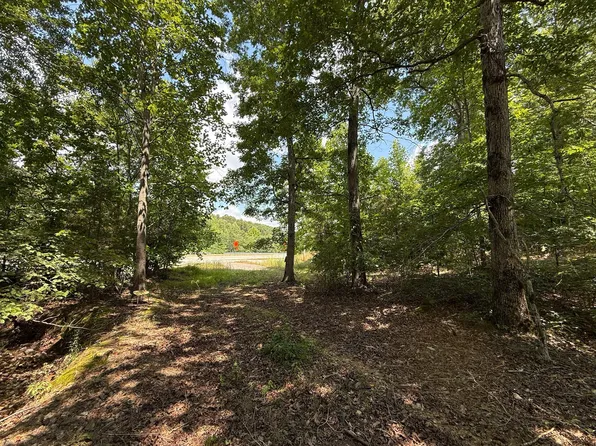 1014 Columbia Hwy, Hohenwald, TN 38462