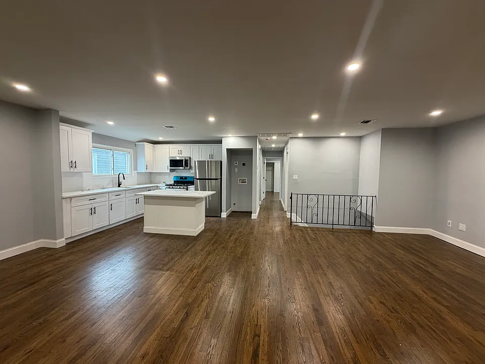 36 Woodcrest Rd #2