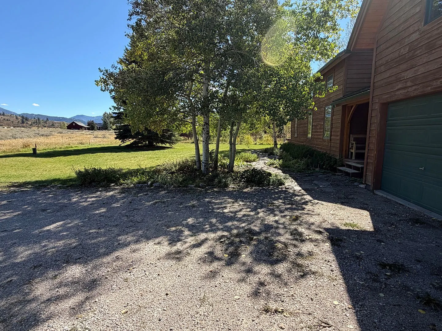 Above Garage Apartment in Victor — Photo 4