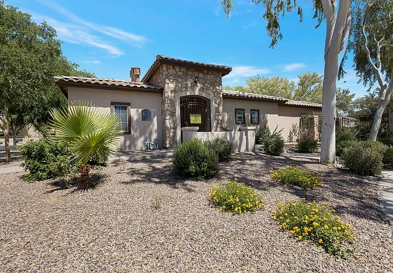 21097 E Duncan St — Photo 32