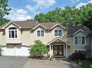 90 E Crescent Ave, Ramsey, NJ 07446