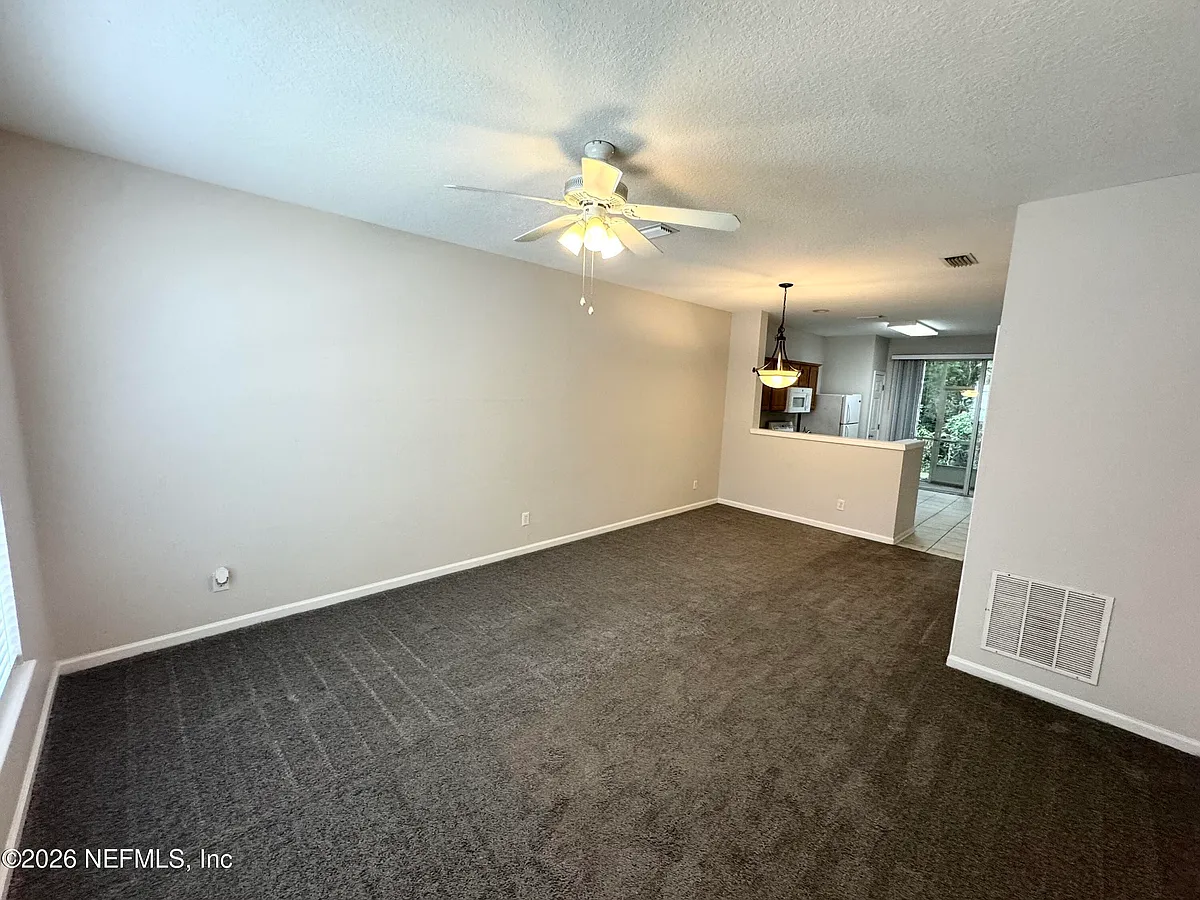 Building Photo - 8428 Thornbush Ct