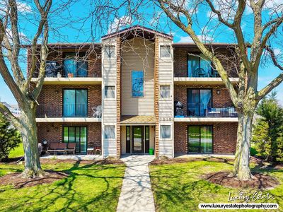 1215 Chalet Rd APT 200, Naperville, IL, 60563