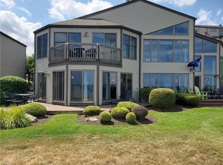23120 Roberts Run #70, Bay Village, OH 44140