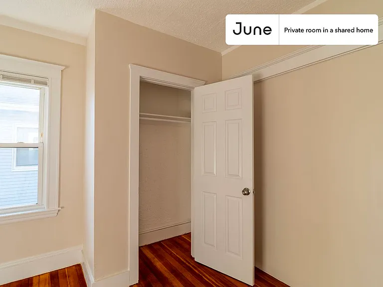 21 Easton St #D — Photo 3