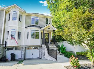 119 Berkshire Ln, Staten Island, NY 10309