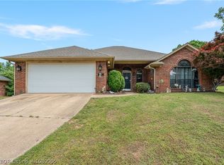 1706 Valley View St, Van Buren, AR 72956