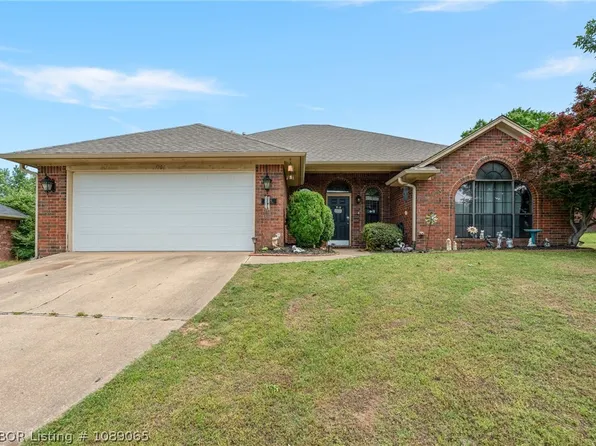 1706 Valley View St, Van Buren, AR 72956