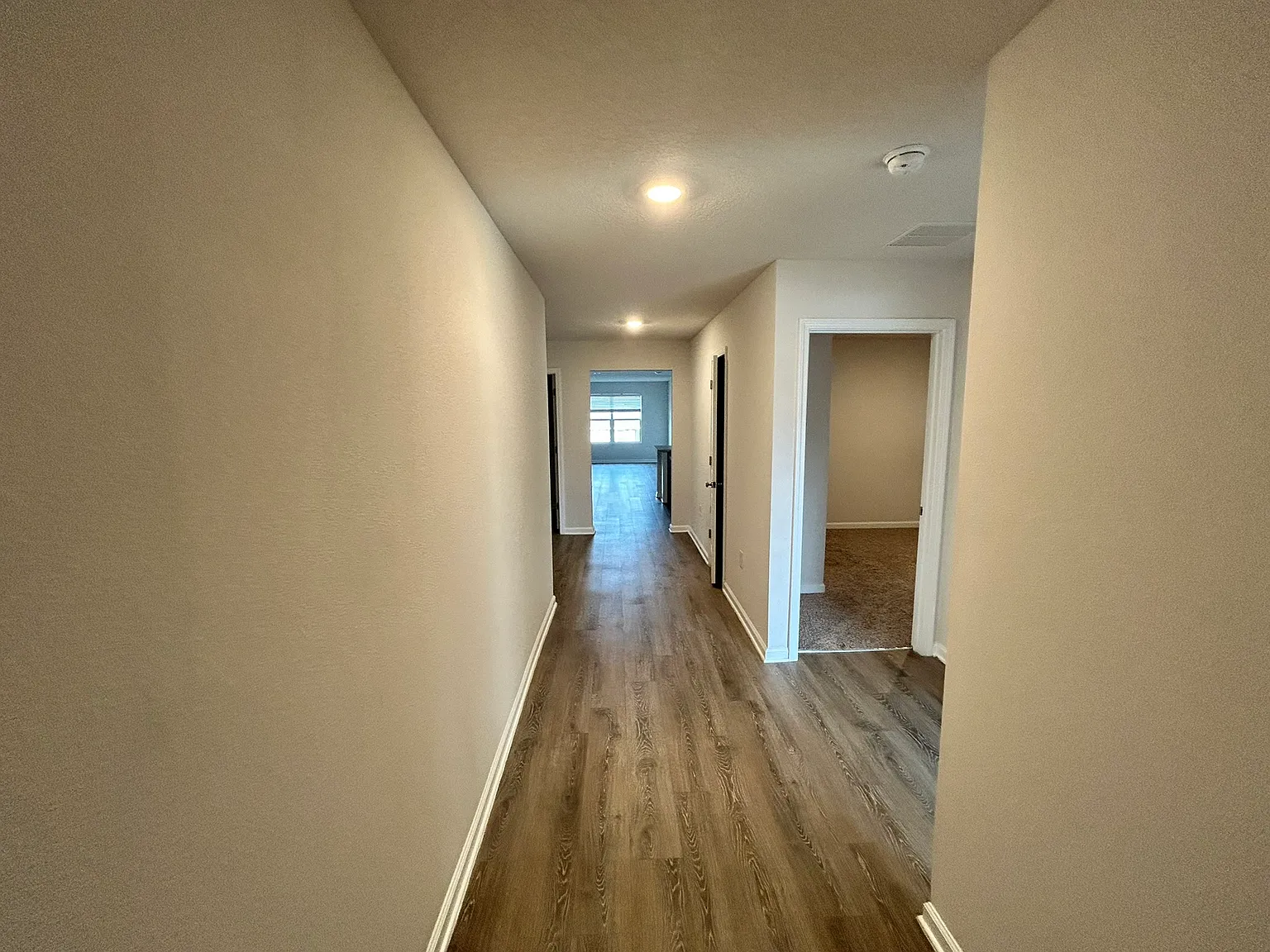 4 bed, 1830 sqft, $2,000 — Photo 2