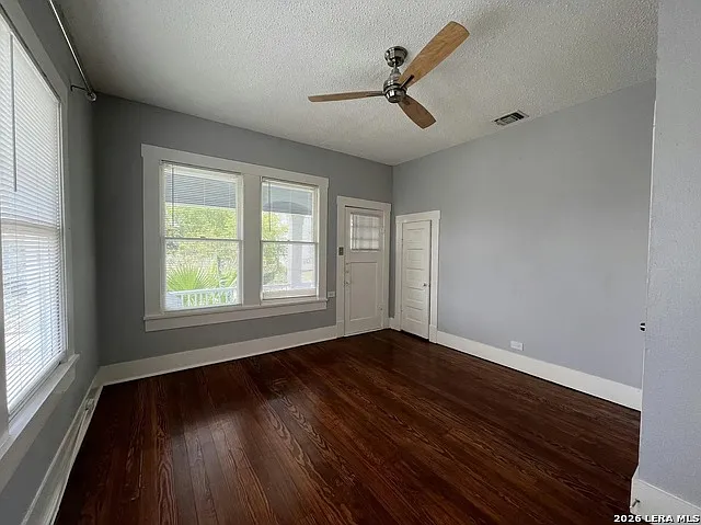 143 E Woodlawn Ave #W — Photo 20
