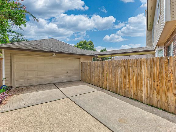3rd image of 4631 Forest Home Dr