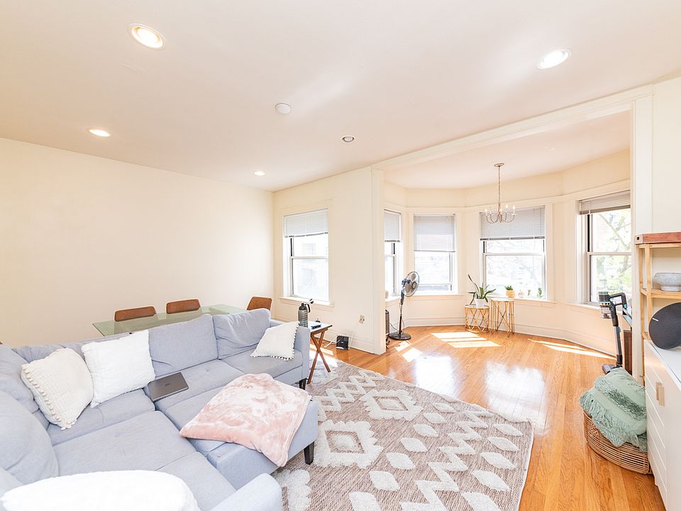 1st image of 3415 N Elaine Pl #3R