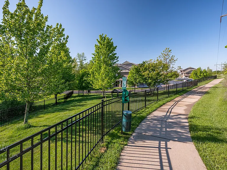 Riverstone Apartments — Photo 32