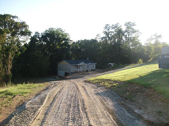 3rd image of 90 Gilbert Ct