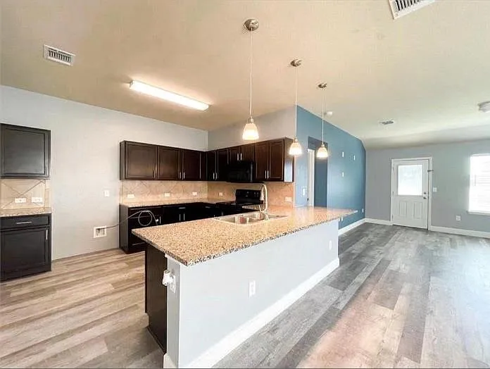 11708 Cambrian Rd — Photo 2