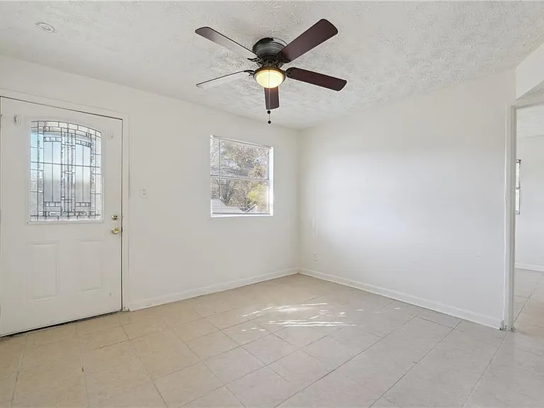 324 Brooks Ave #B — Photo 6