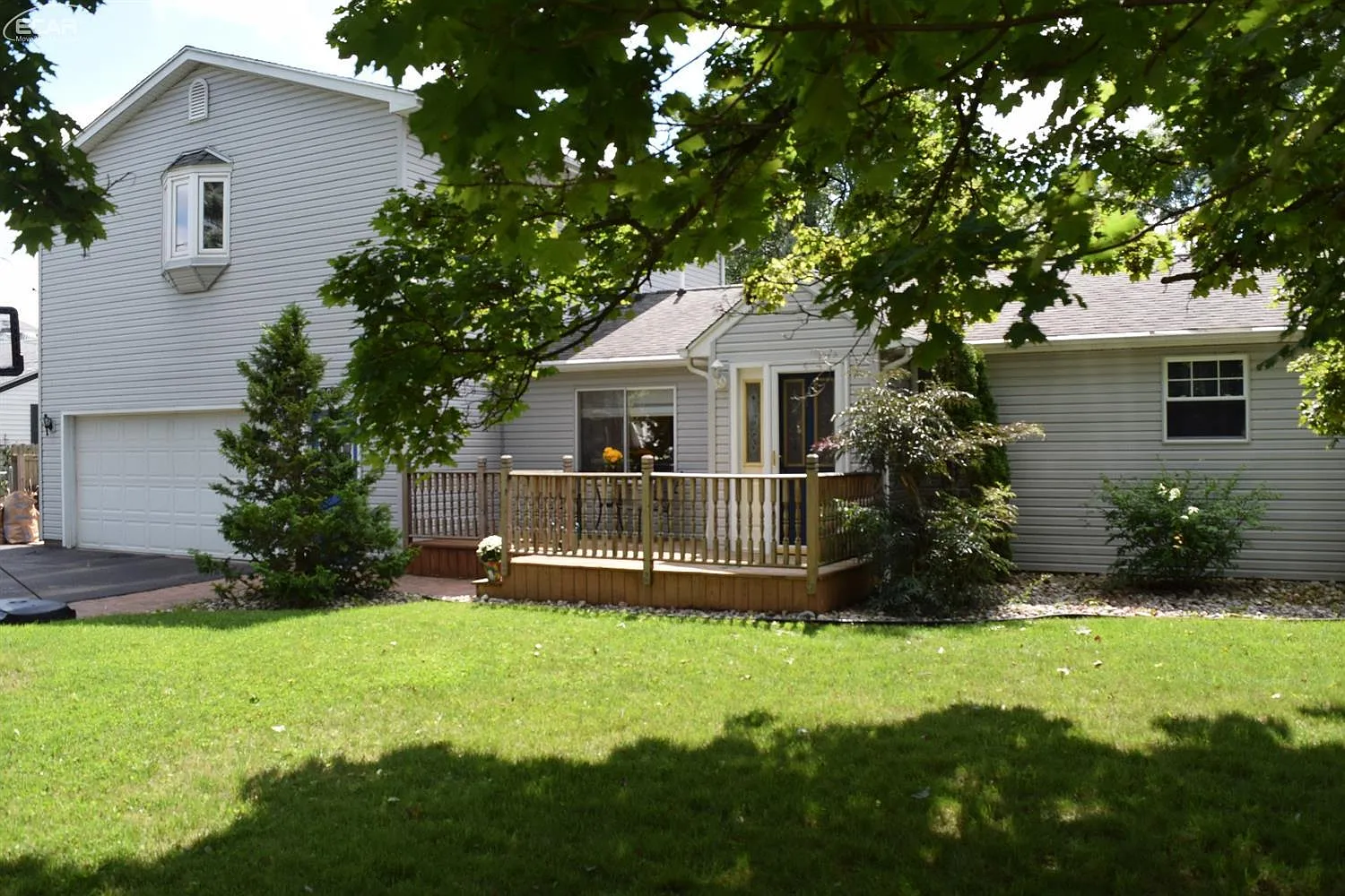 5078 Marilyn Dr photo 1