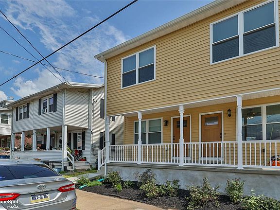 3rd image of 164 Stark St