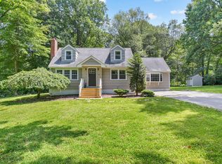 23 Lovers Ln, Monroe, CT 06468