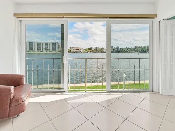 711 NE Harbour Terrace #405, Boca Raton, FL 33431