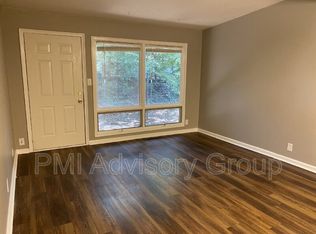 3625 SW 29th Ter APT 1, Topeka, KS 66614