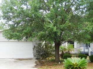 697 9th St SE, Fort Meade, FL 33841