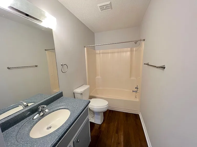 123 Davidson Ave — Photo 10