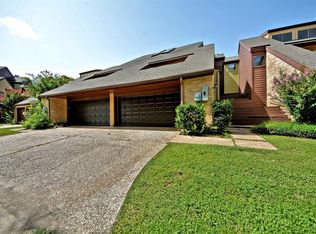 153 Moss Point, Friendswood, TX 77546